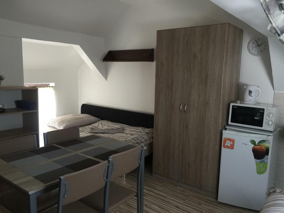Guesthouse Zuzana Spacince 외부 사진